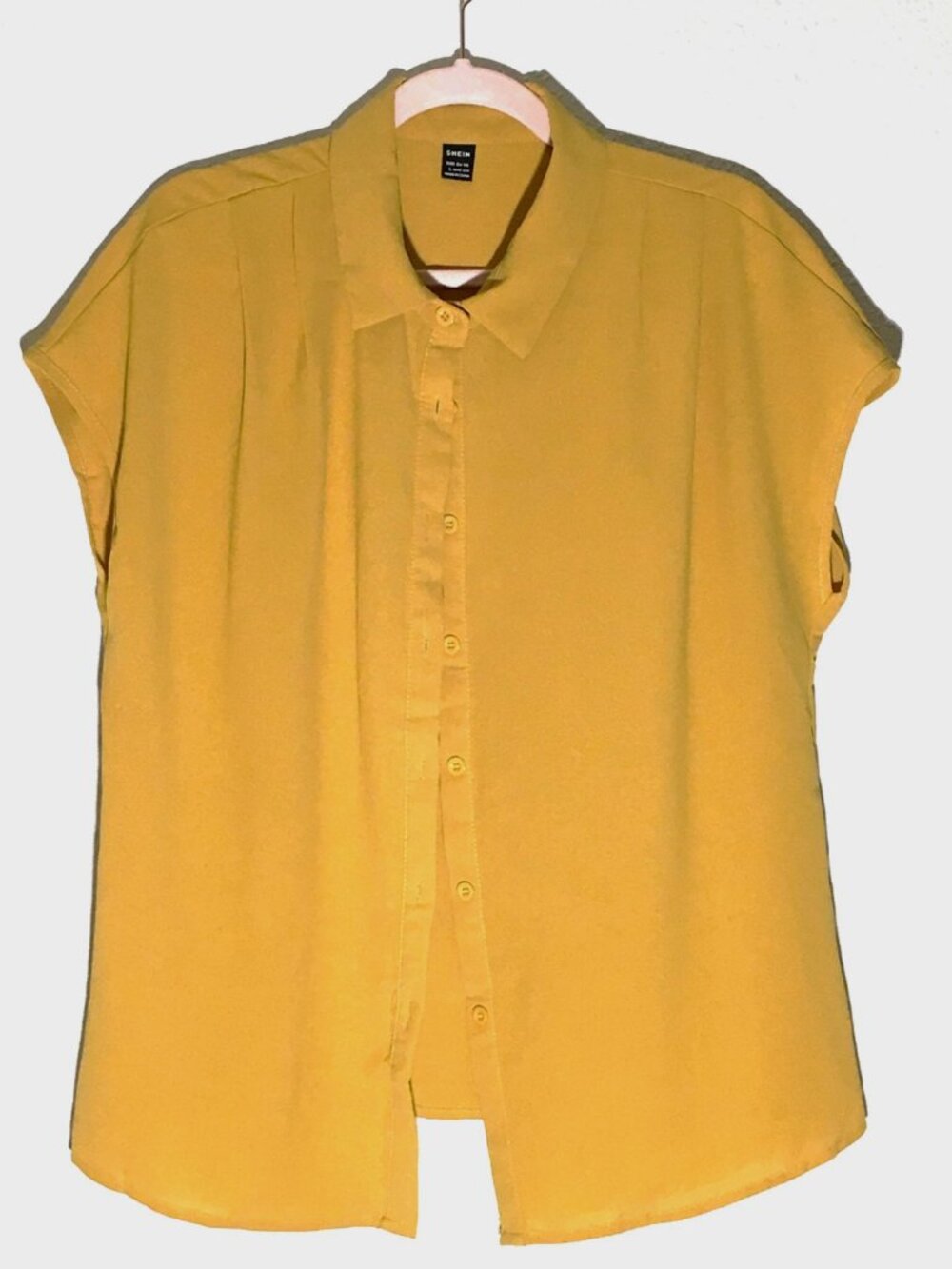 NWOT Women's Button Up Yellow Pleated Blouse Sz L With Collar Short Sleeve